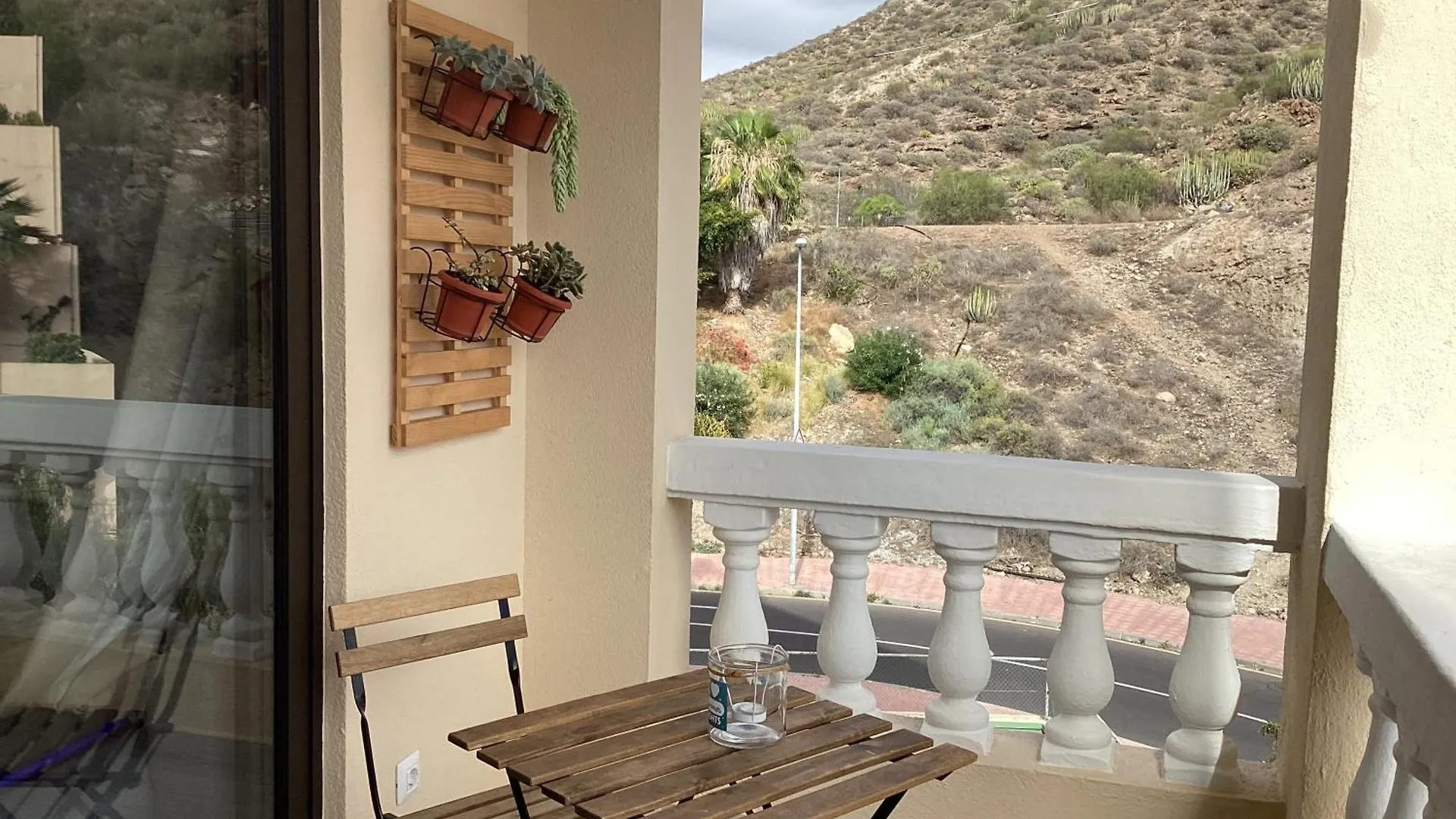 Estupendo Estudio En Castle Harbour Los Cristianos Los Cristianos  Spain